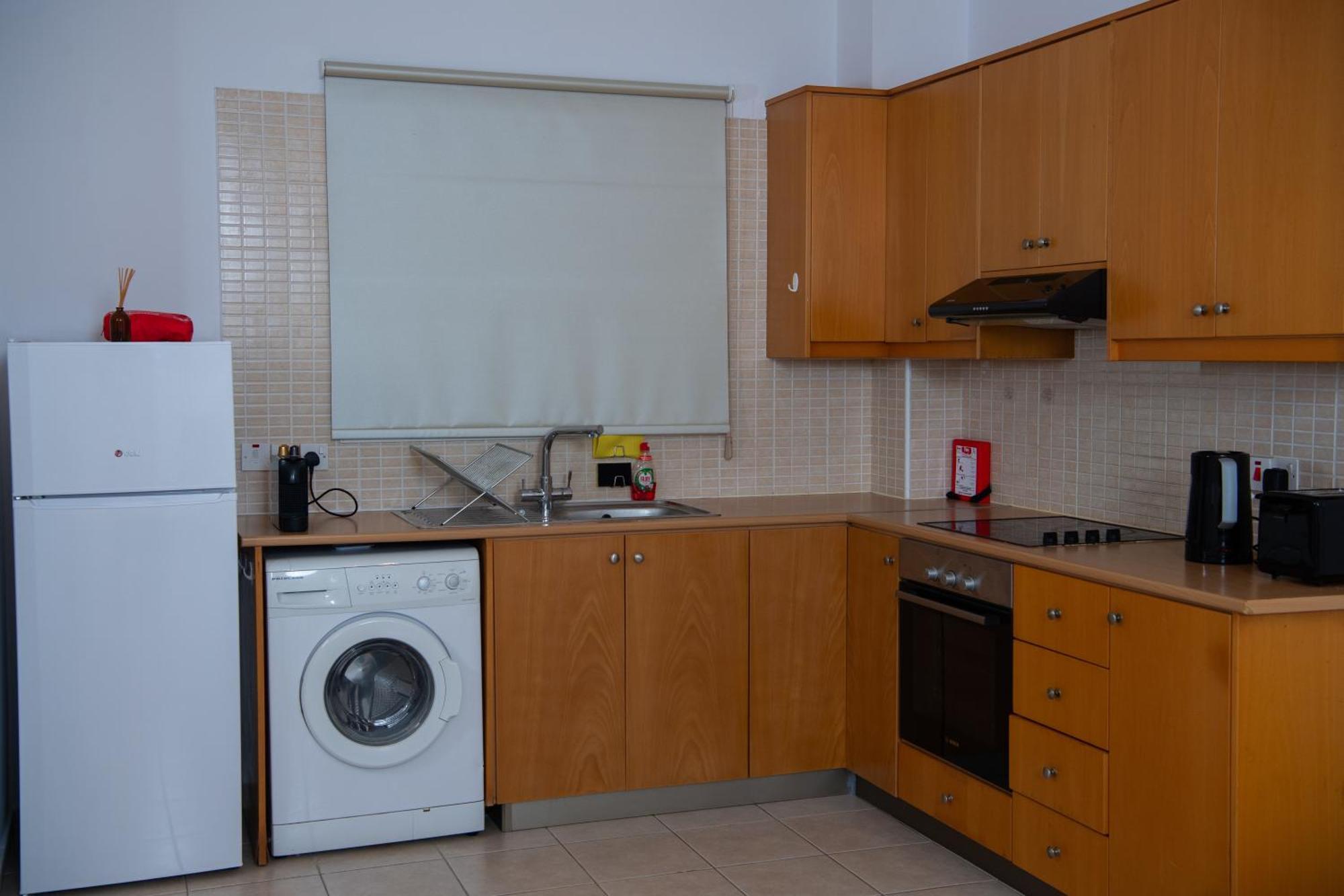Path Latchi Beachfront Apartments 外观 照片