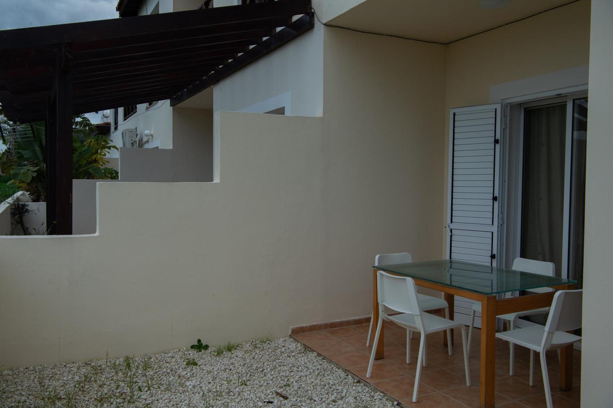 Path Latchi Beachfront Apartments 外观 照片