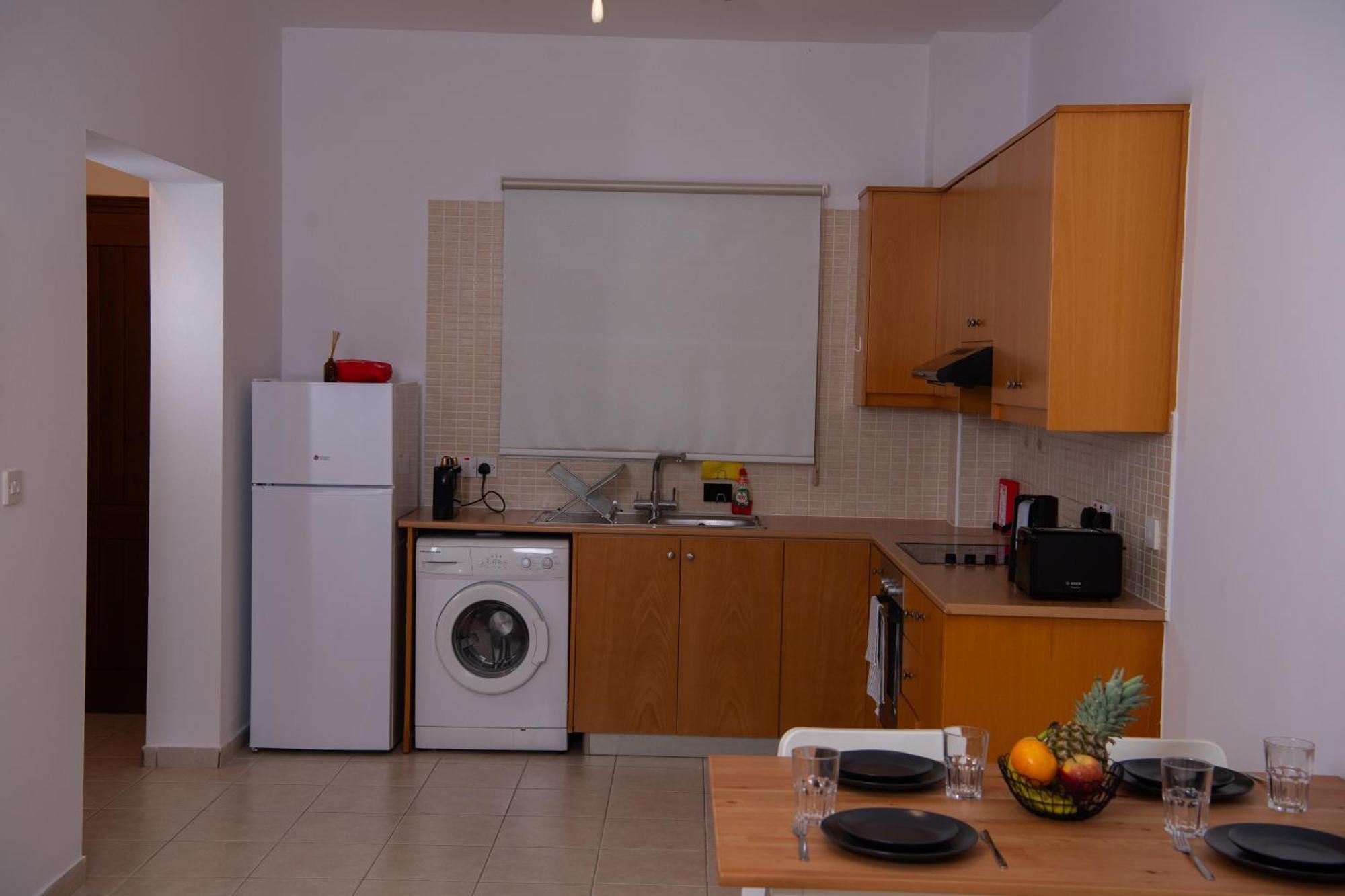 Path Latchi Beachfront Apartments 外观 照片