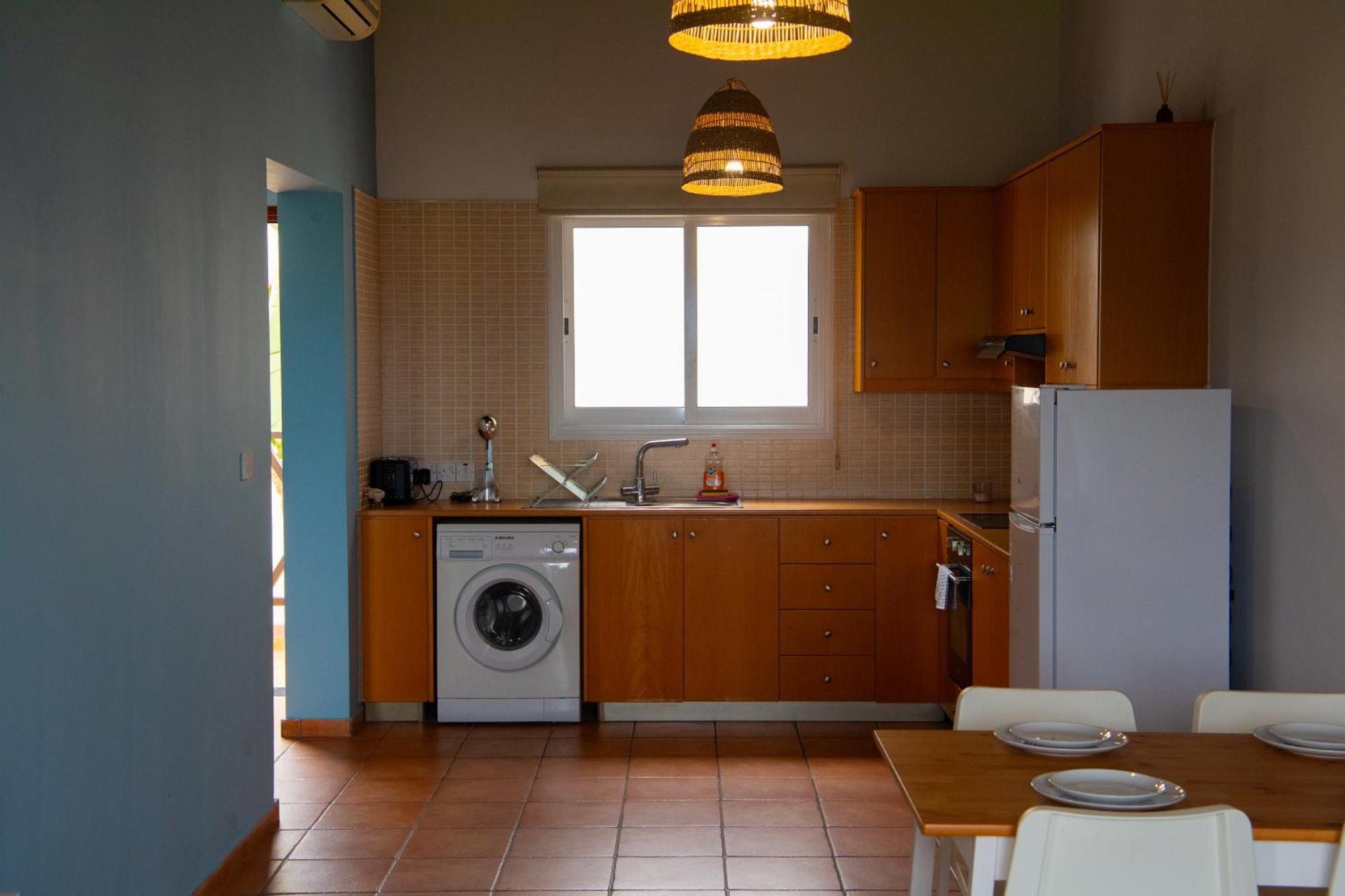 Path Latchi Beachfront Apartments 外观 照片