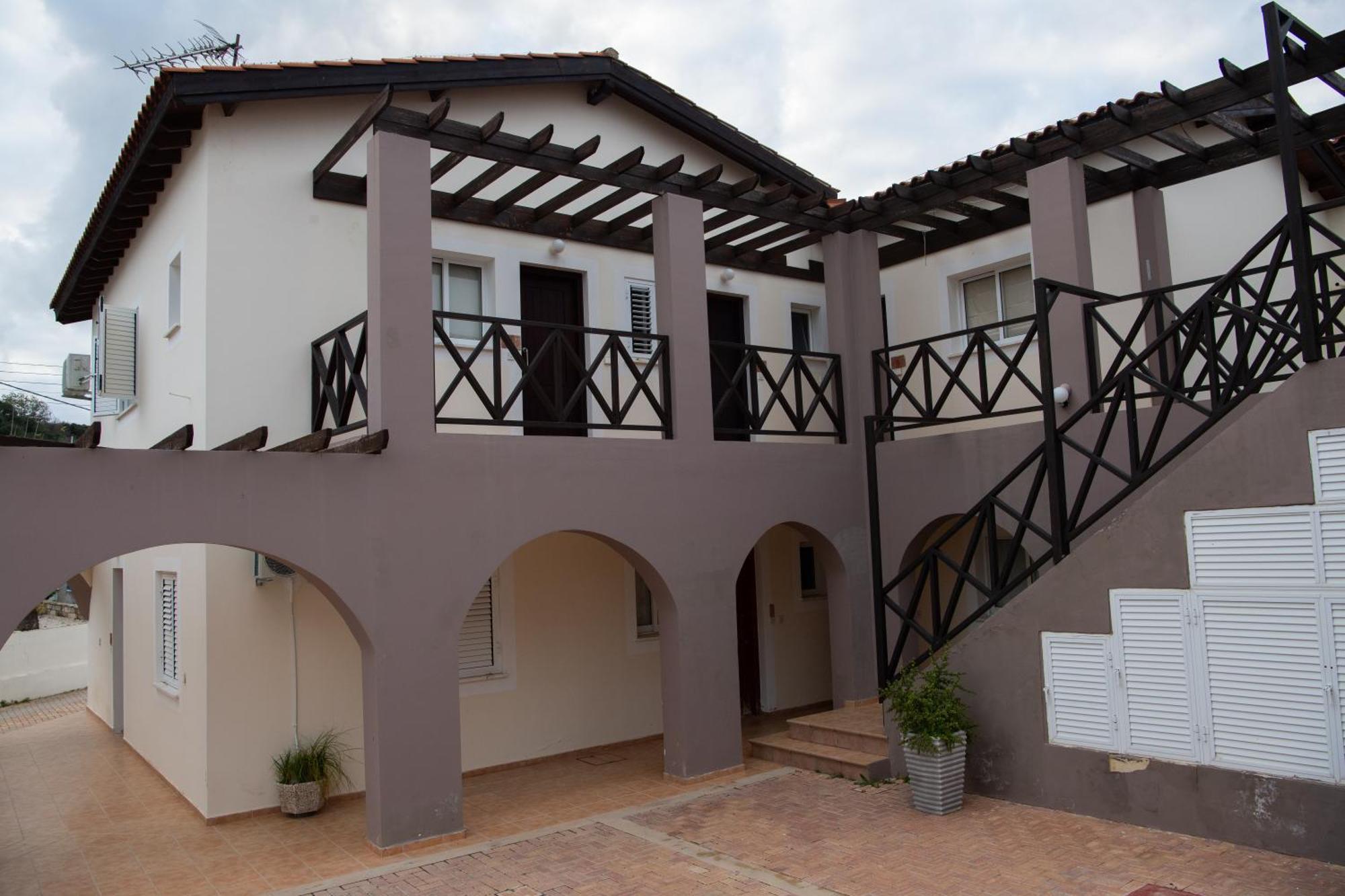 Path Latchi Beachfront Apartments 外观 照片
