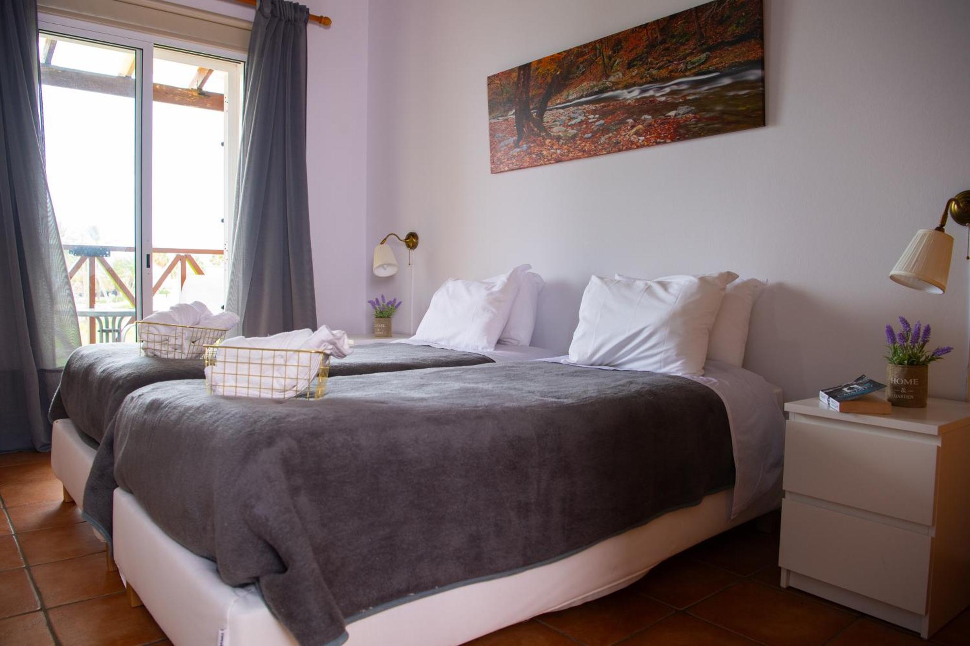 Path Latchi Beachfront Apartments 外观 照片