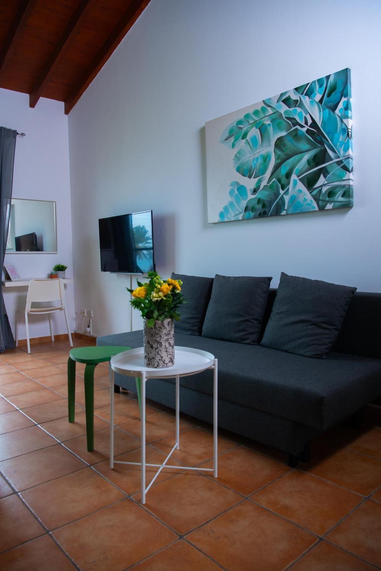 Path Latchi Beachfront Apartments 外观 照片