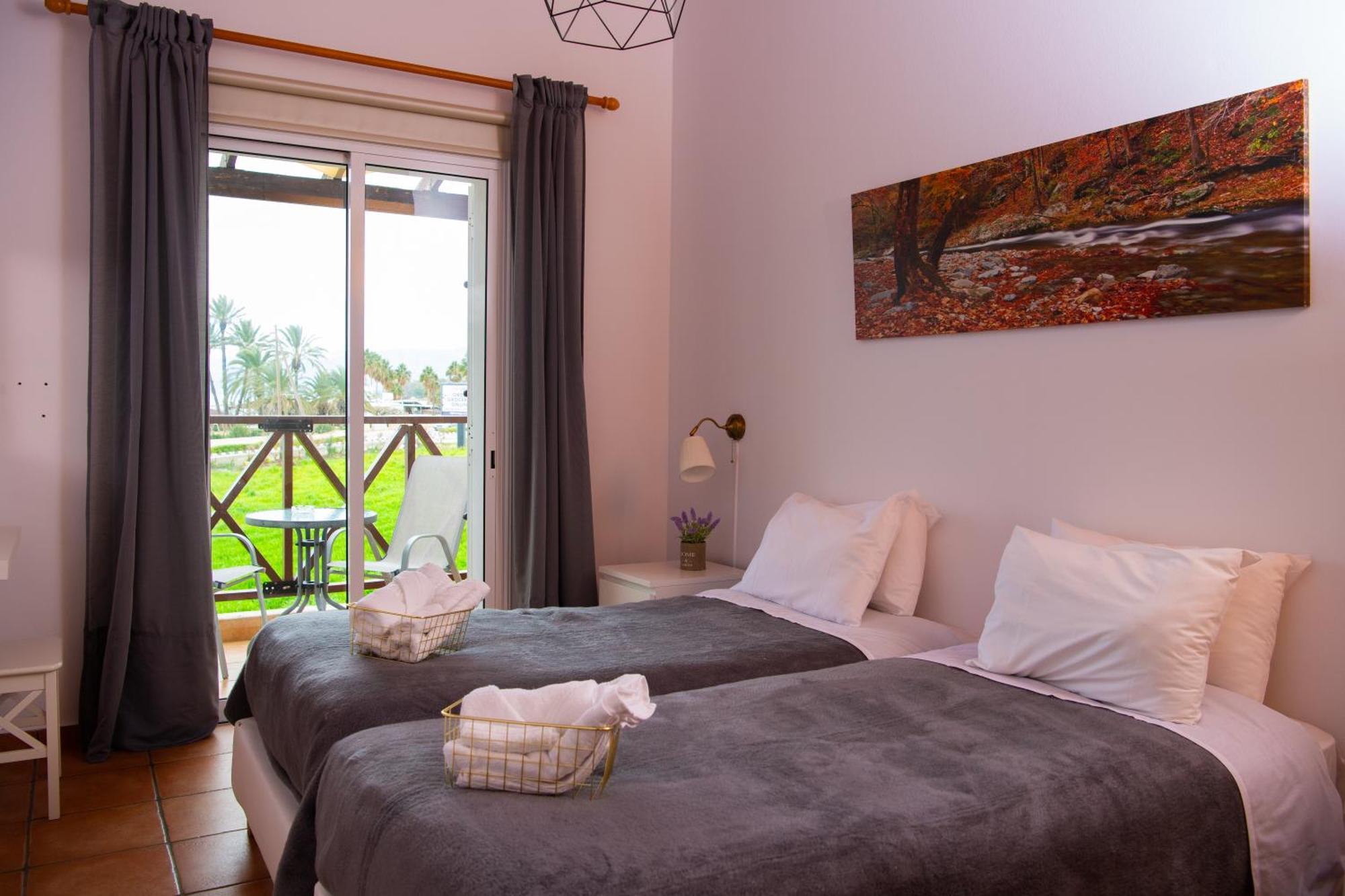 Path Latchi Beachfront Apartments 外观 照片
