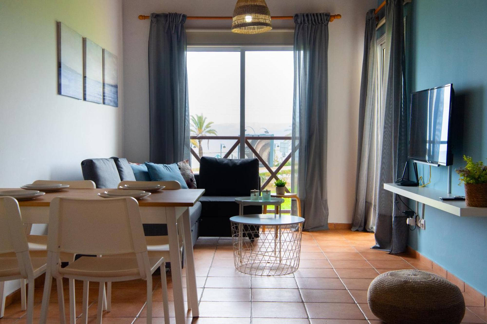 Path Latchi Beachfront Apartments 外观 照片
